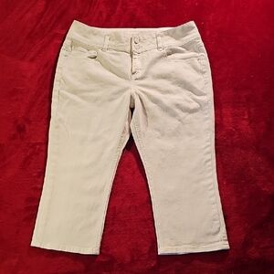 London Jeans White Capri Pants Size 12